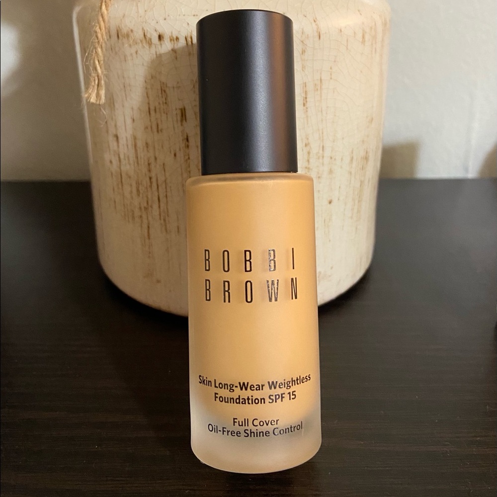 Bobbi Brown Skin Long-Wear Weightless Foundation